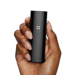 PAX Mini Vaporizer -Uitgelichte Plantenzaadwinkel paxmini.black .hand .front 0296 1